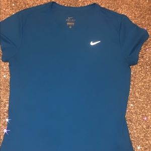 ✨blue dri-fit NIKE athletic tee✨